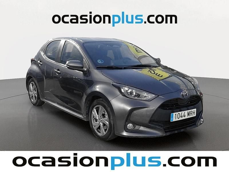Usado Toyota Yaris Active 116 CV (85 kW) 2024 Blanco Utilitario