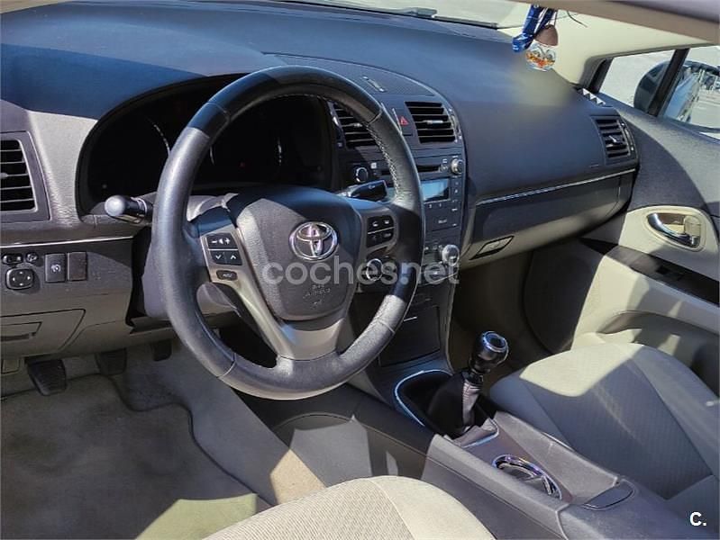 Usado Toyota Avensis Advance 126 CV (92 kW) 2010 Negro Berlina