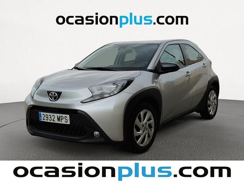 Usado Toyota Aygo X Play 72 CV (52 kW) 2024 Gris SUV