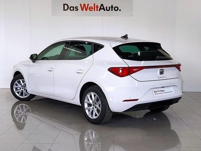Usado Seat Leon Style 116 CV (85 kW) 2025 Blanco
