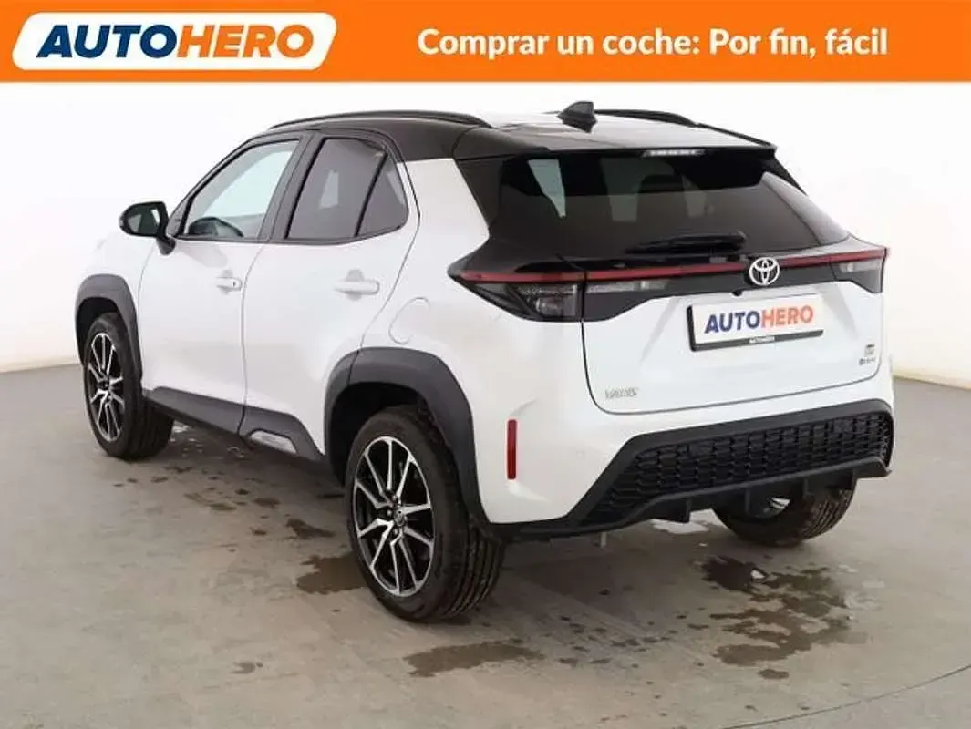 Usado Toyota Yaris Cross Sport 131 CV (96 kW) 2025 Blanco SUV