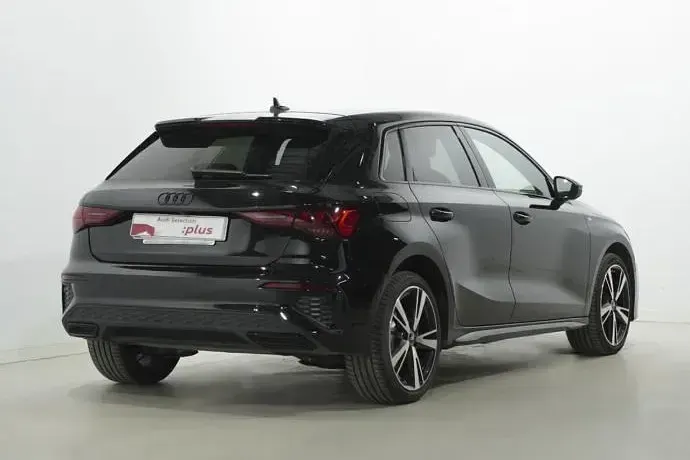 Usado Audi A3 e-tron Competition 245 CV (180 kW) 2022 Utilitario