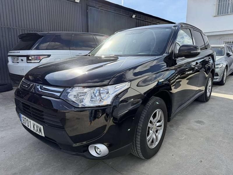 Negro Usado 2014 Mitsubishi Outlander Motion SUV | 12.450 € (Super precio) - Imagen 1/4