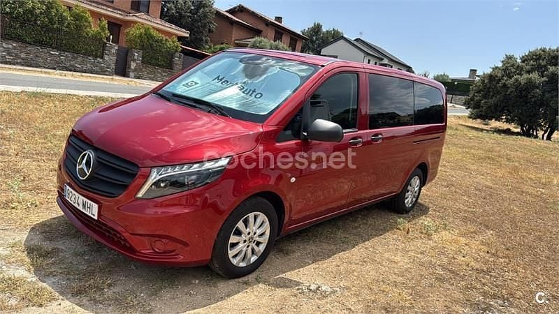 Usado Mercedes Vito 136 CV (100 kW) 2023 Granate Van