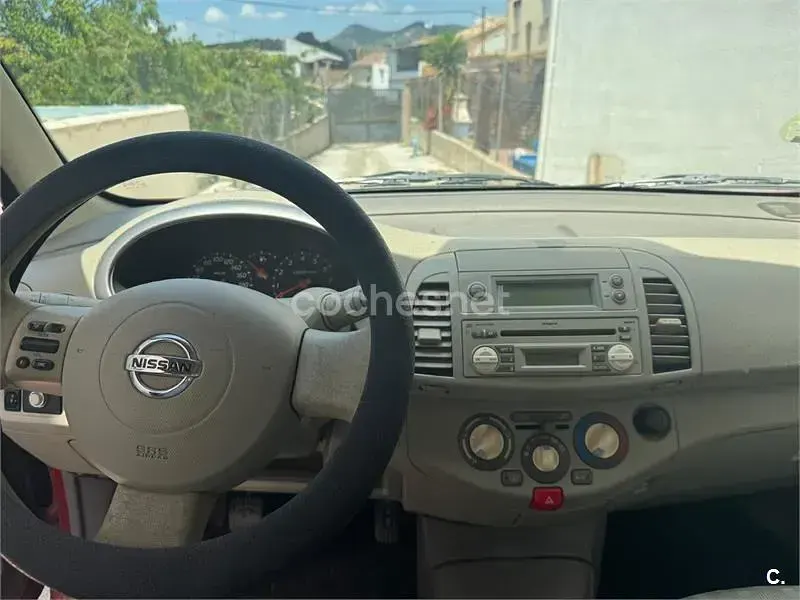 Usado Nissan Micra Visia+ 80 CV (58 kW) 2003 Rojo Utilitario