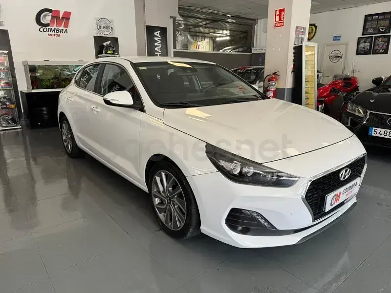 Usado Hyundai i30 GO! 120 CV (88 kW) 2018 Blanco Berlina