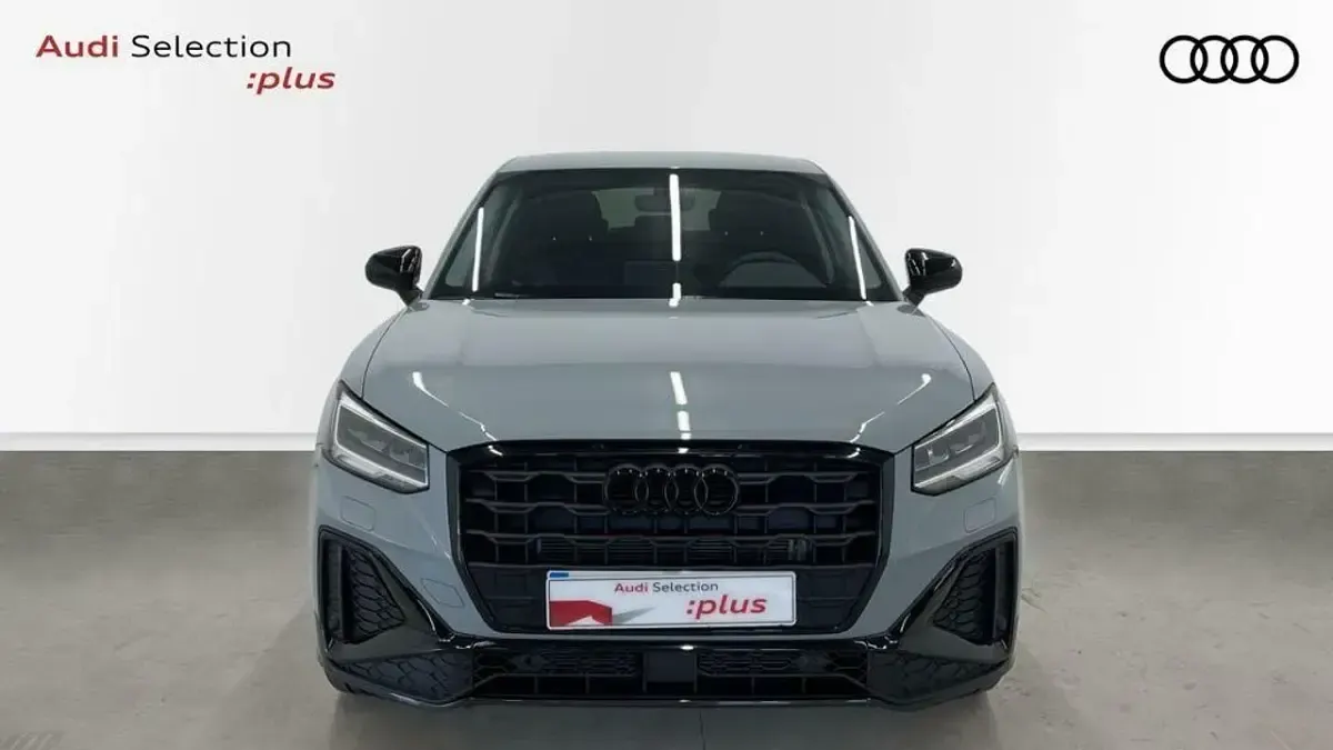 Usado Audi Q2 S-Line 116 CV (85 kW) 2023 Gris SUV