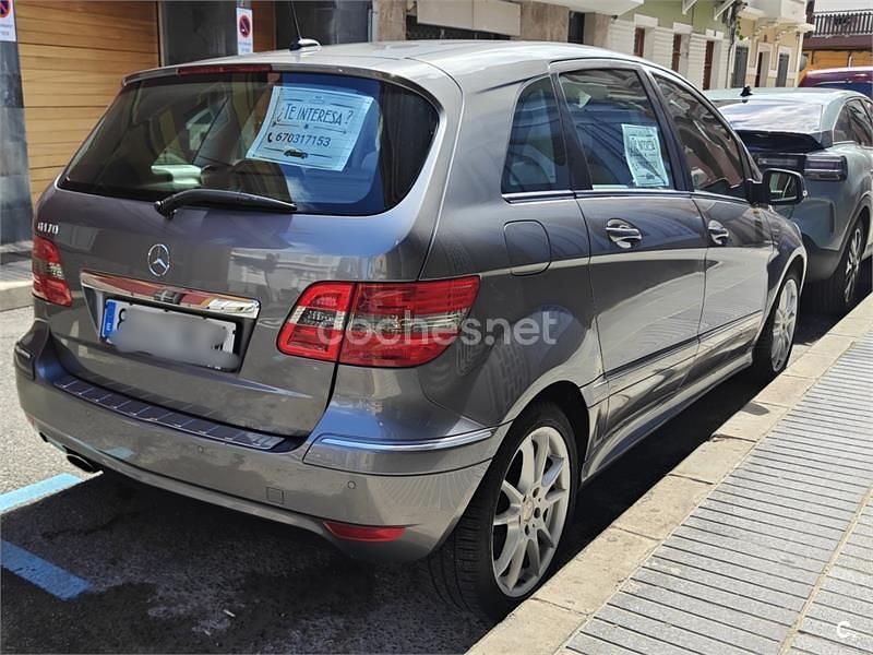 Usado Mercedes B170 116 CV (85 kW) 2009 Gris / plata Monovolumen