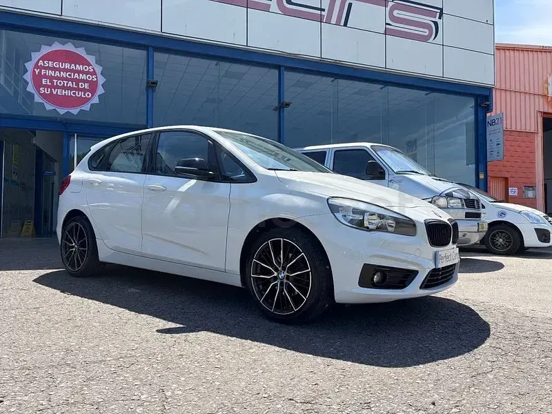 Usado BMW 218 150 CV (110 kW) 2014 Blanco Coupe