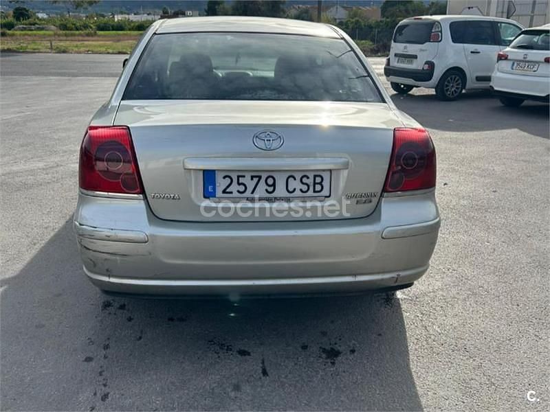 Beige Usado 2005 Toyota Avensis Sol Berlina | 2400 € (Buen precio) - Imagen 1/4