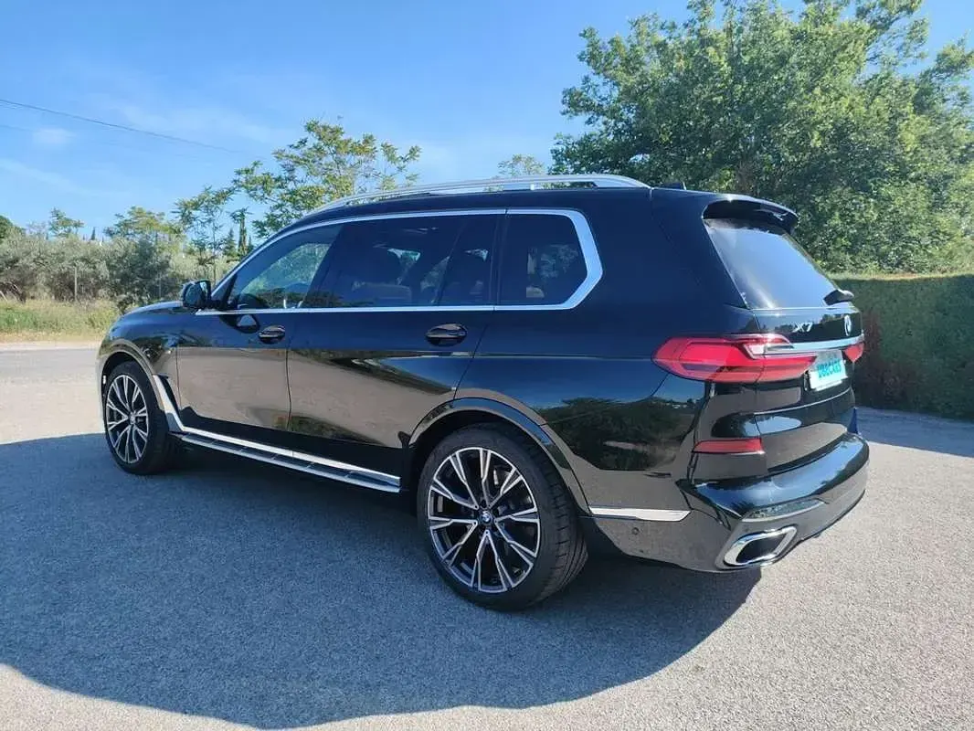 Usado BMW X7 Comfort Edition 265 CV (194 kW) 2022 Negro SUV