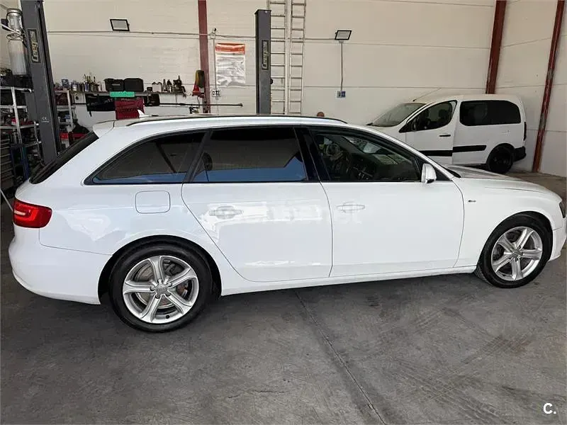 Usado Audi A4 S-Line 190 CV (139 kW) 2015 Blanco Familiar