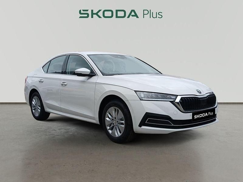 Blanco Nuevo 2025 Skoda Octavia G-TEC Ambition Berlina | 24.490 € - Imagen 1/4