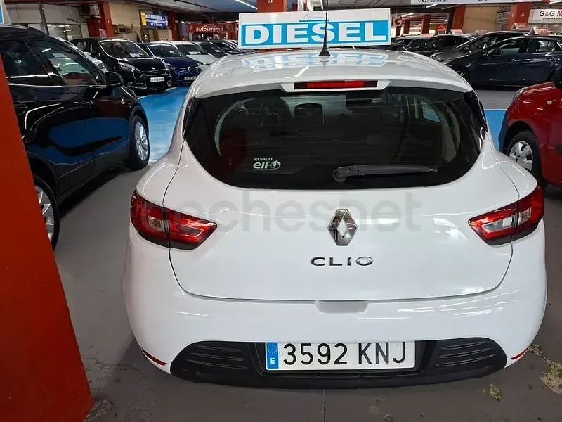 Usado Renault Clio IV Business 75 CV (55 kW) 2018 Blanco Berlina