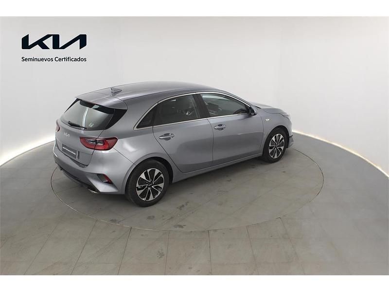 Usado Kia Ceed 100 CV (73 kW) 2025 Gris plata Utilitario