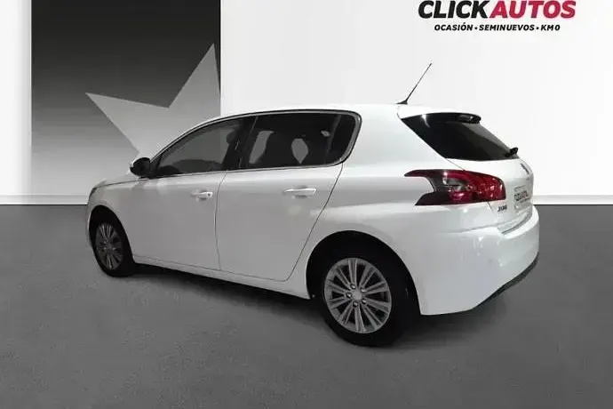 Usado Peugeot 308 Allure 110 CV (80 kW) 2021 Negro