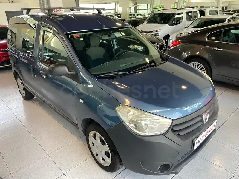 Usado Dacia Dokker Ambiance 90 CV (66 kW) 2014 Azul Monovolumen