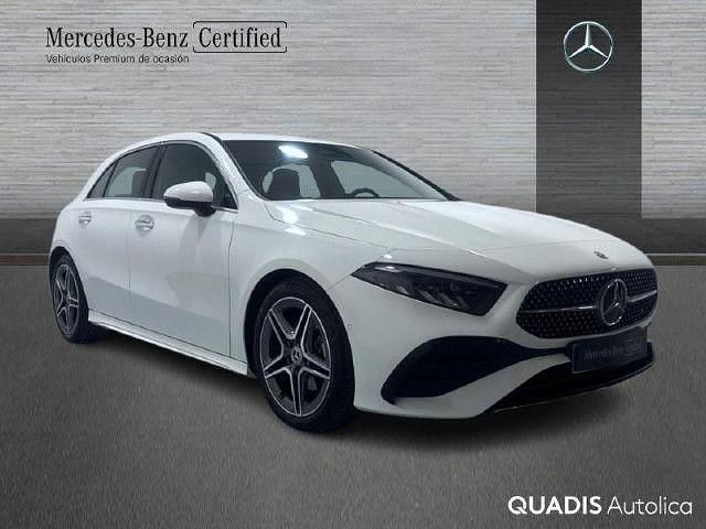Usado Mercedes A180 AMG line 116 CV (85 kW) 2025 Blanco polar