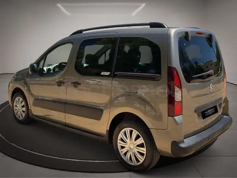 Usado Citroën Berlingo XTR 114 CV (83 kW) 2013 Gris / plata Monovolumen