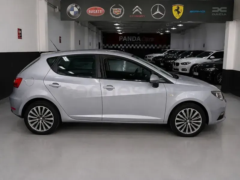 Usado Seat Ibiza ST CONNECT 110 CV (80 kW) 2015 Gris / plata Familiar