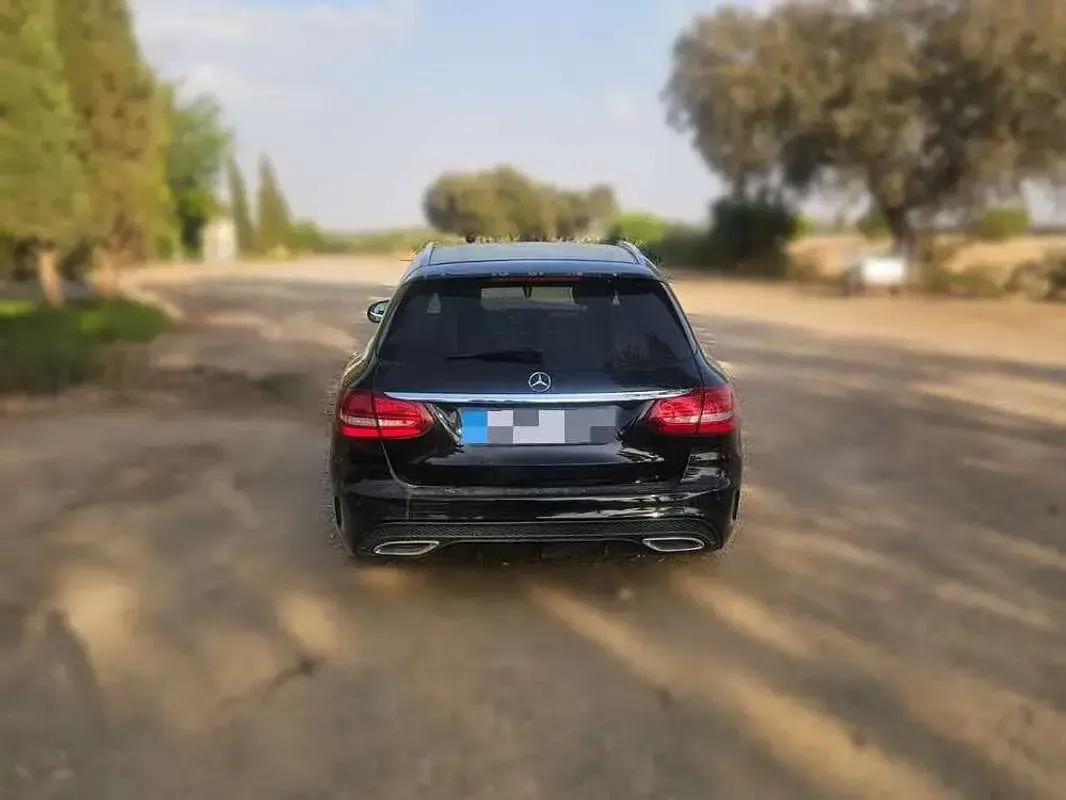 Usado Mercedes C250 204 CV (150 kW) 2017 Negro Familiar