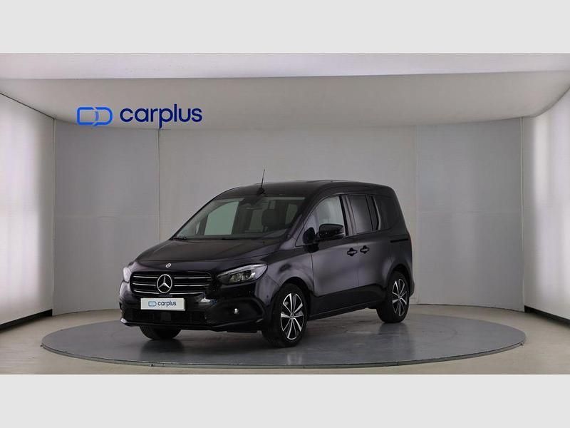 Negro Usado 2024 Mercedes 180 Berlina | 31.990 € (Un poco caro) - Imagen 1/4