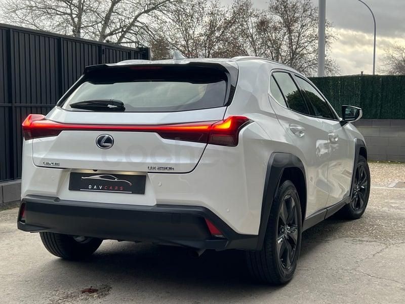 Usado Lexus UX Business Edition 184 CV (135 kW) 2020 Blanco SUV