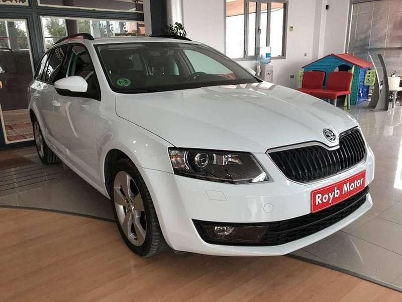 Usado Skoda Octavia Style 110 CV (80 kW) 2016 Blanco Utilitario