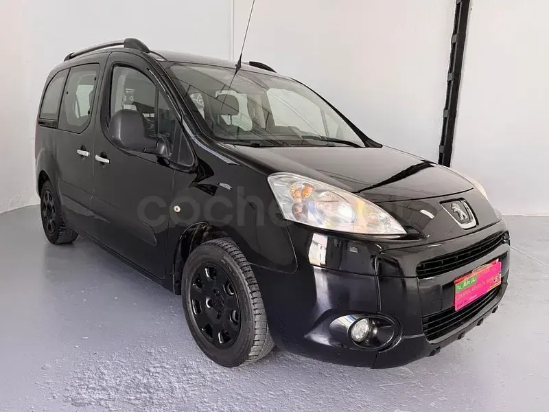 Usado Peugeot Partner Tepee Active 92 CV (67 kW) 2011 Negro Monovolumen