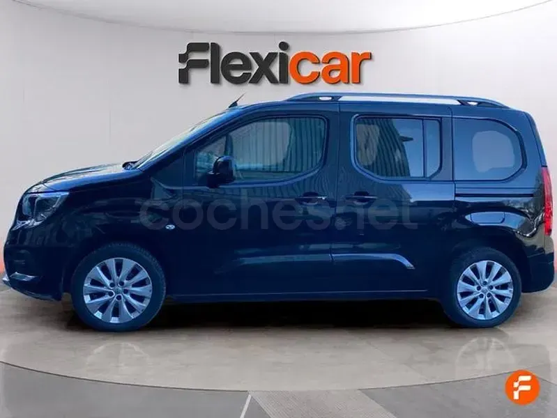Usado Opel Combo Life Innovation 102 CV (75 kW) 2020 Negro Monovolumen