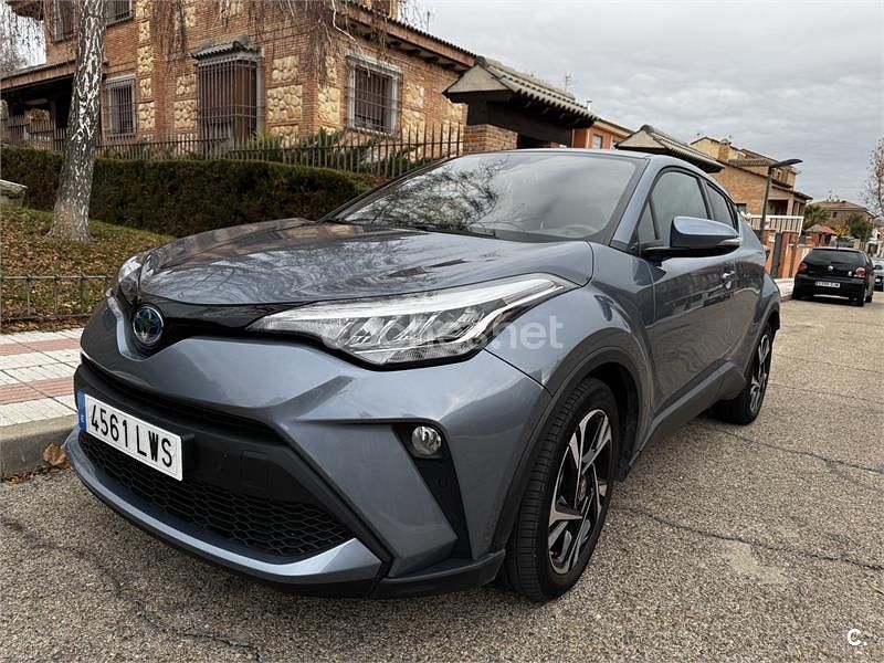 Usado Toyota C-HR Advance 184 CV (135 kW) 2022 Gris / plata SUV