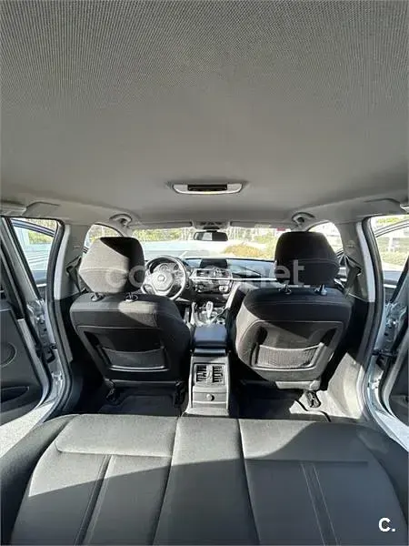Usado BMW 318 150 CV (110 kW) 2018 Gris / plata Familiar