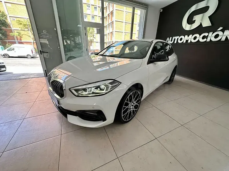 Usado BMW 116 116 CV (85 kW) 2023 Blanco Utilitario