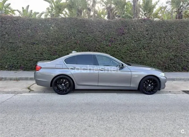 Używany BMW 520 177 KM (130 kW) 2011 Szary Sedan/Limuzyna