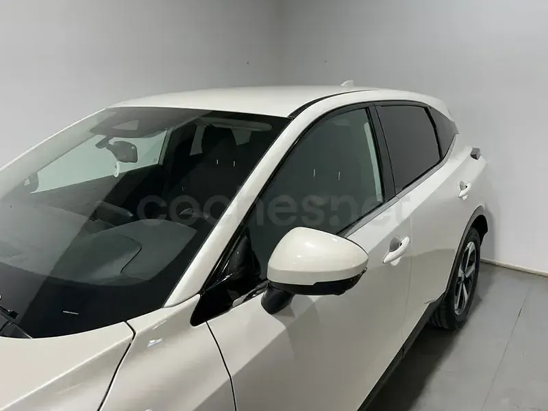 Usado Nissan Qashqai N-Connecta 158 CV (116 kW) 2022 Rojo SUV