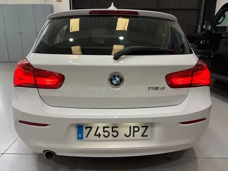 Usado BMW 118 Comfort Edition 150 CV (110 kW) 2016 Blanco Utilitario