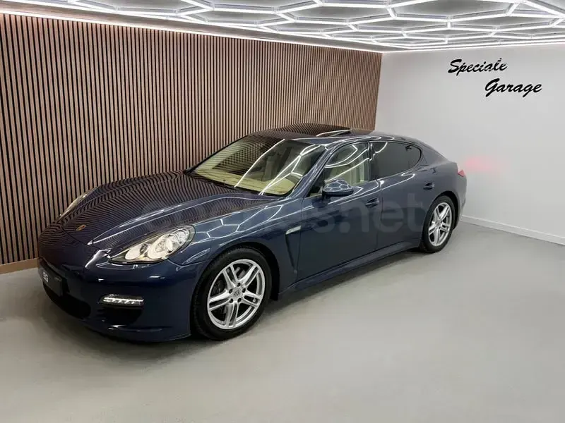 Begagnad Porsche Panamera 250 HK (183 kW) 2012 Blå Halvkombi