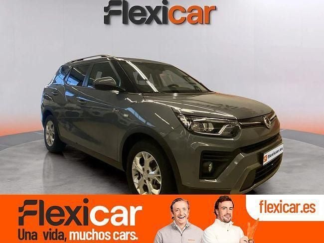 Gris Usado 2023 Ssangyong (KGM) Tivoli SUV | 15.790 € (Precio justo) - Imagen 1/4