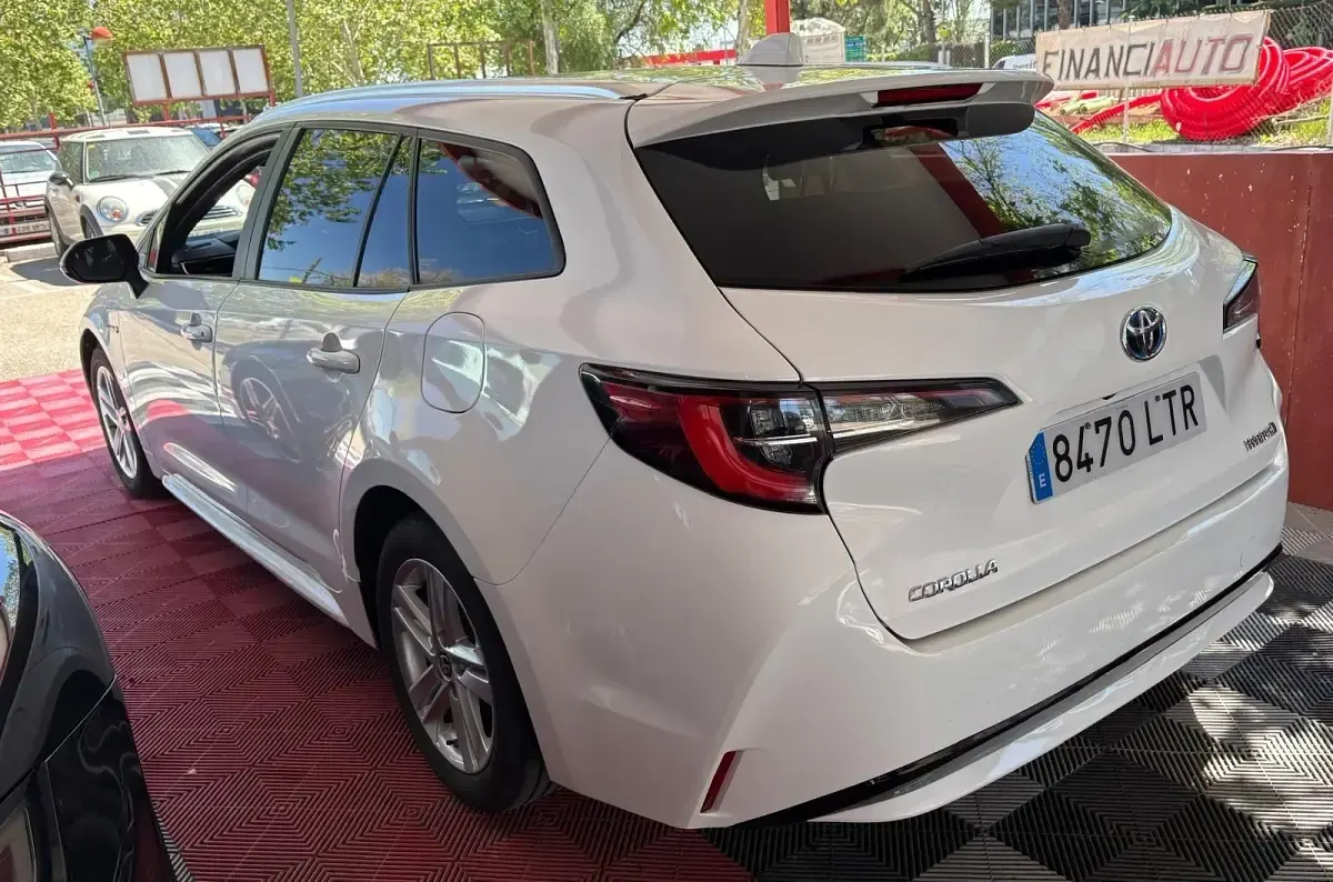 Usado Toyota Corolla Active 122 CV (89 kW) 2022 Blanco Familiar