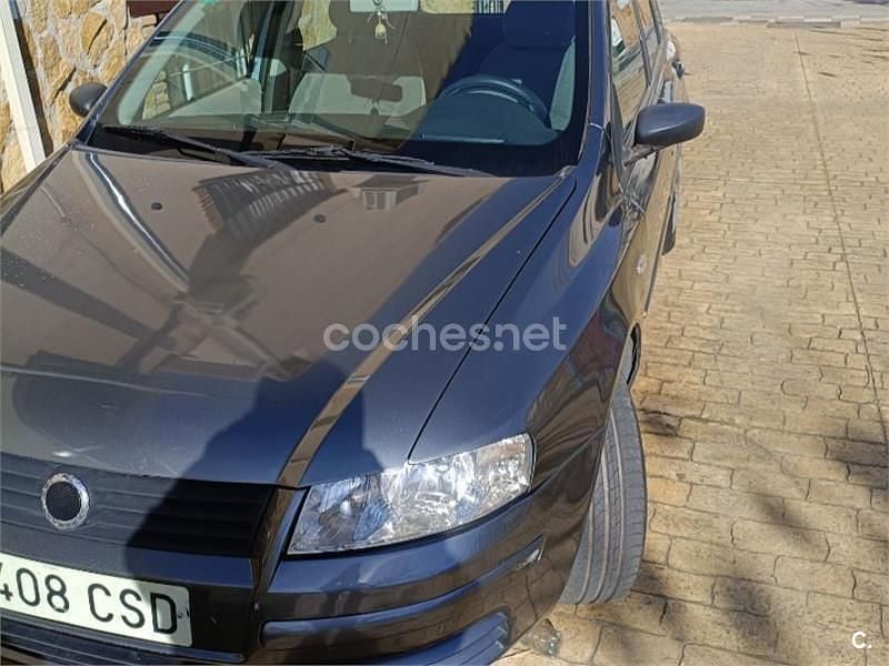 Gris / plata Usado 2004 Fiat Stilo Berlina | 2350 € (Buen precio) - Imagen 1/4