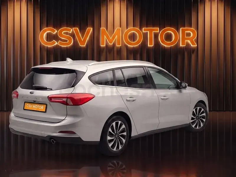 Usado Ford Focus Active X 125 CV (91 kW) 2024 Gris / plata Familiar