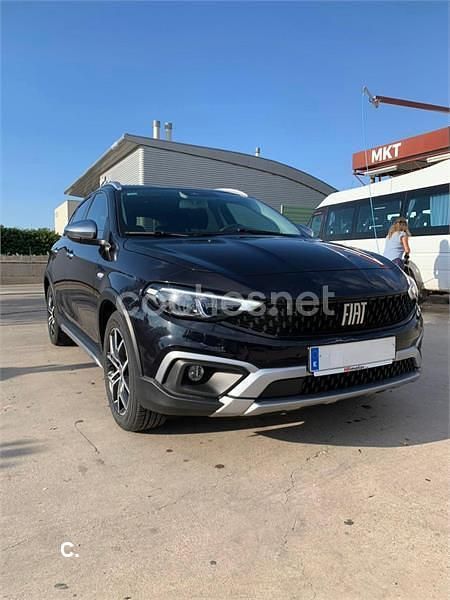 Usado Fiat Tipo Cross 100 CV (73 kW) 2021 Negro Berlina