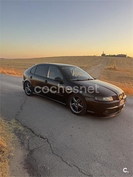 Negro Usado 2003 Seat Leon Sport Berlina | 4700 € (Precio justo) - Imagen 1/1