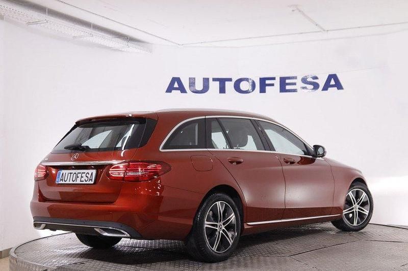 Usado Mercedes C200 Avantgarde 184 CV (135 kW) 2020 Rojo Familiar