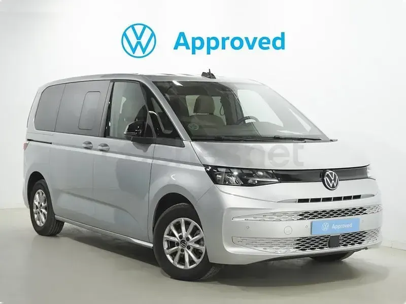 Usado VW Multivan 150 CV (110 kW) 2025 Plateado Monovolumen