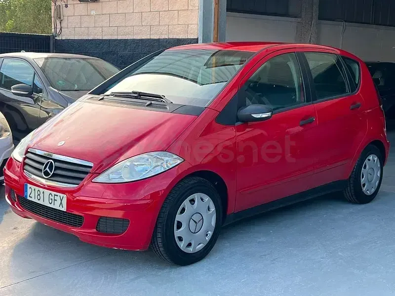 Usado Mercedes A150 Elegance 95 CV (69 kW) 2008 Rojo Monovolumen