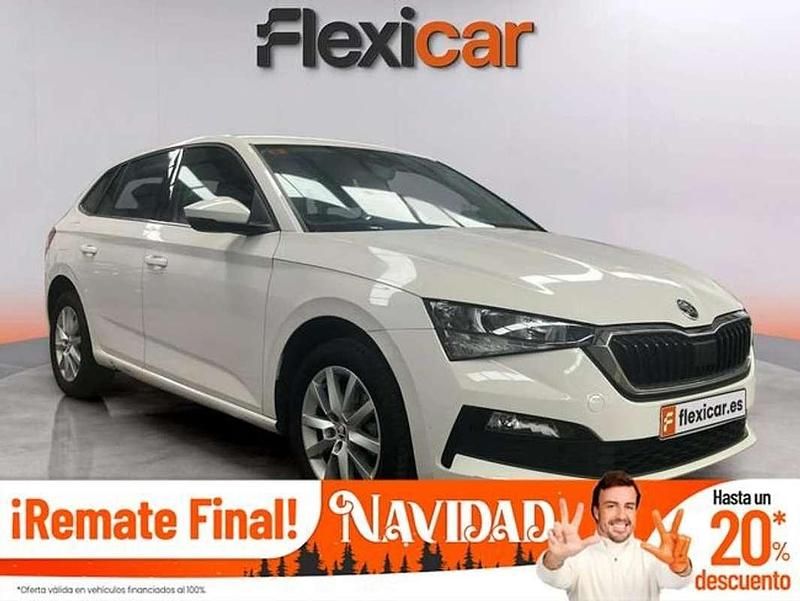 Usado Skoda Scala Ambition 110 CV (80 kW) 2021 Blanco Utilitario
