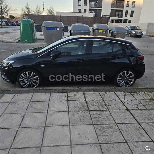 Usado Opel Astra Excellence 150 CV (110 kW) 2017 Verde Berlina