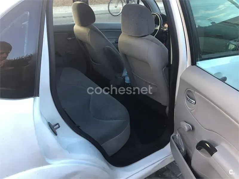 Usado Citroën C3 110 CV (80 kW) 2003 Blanco Berlina