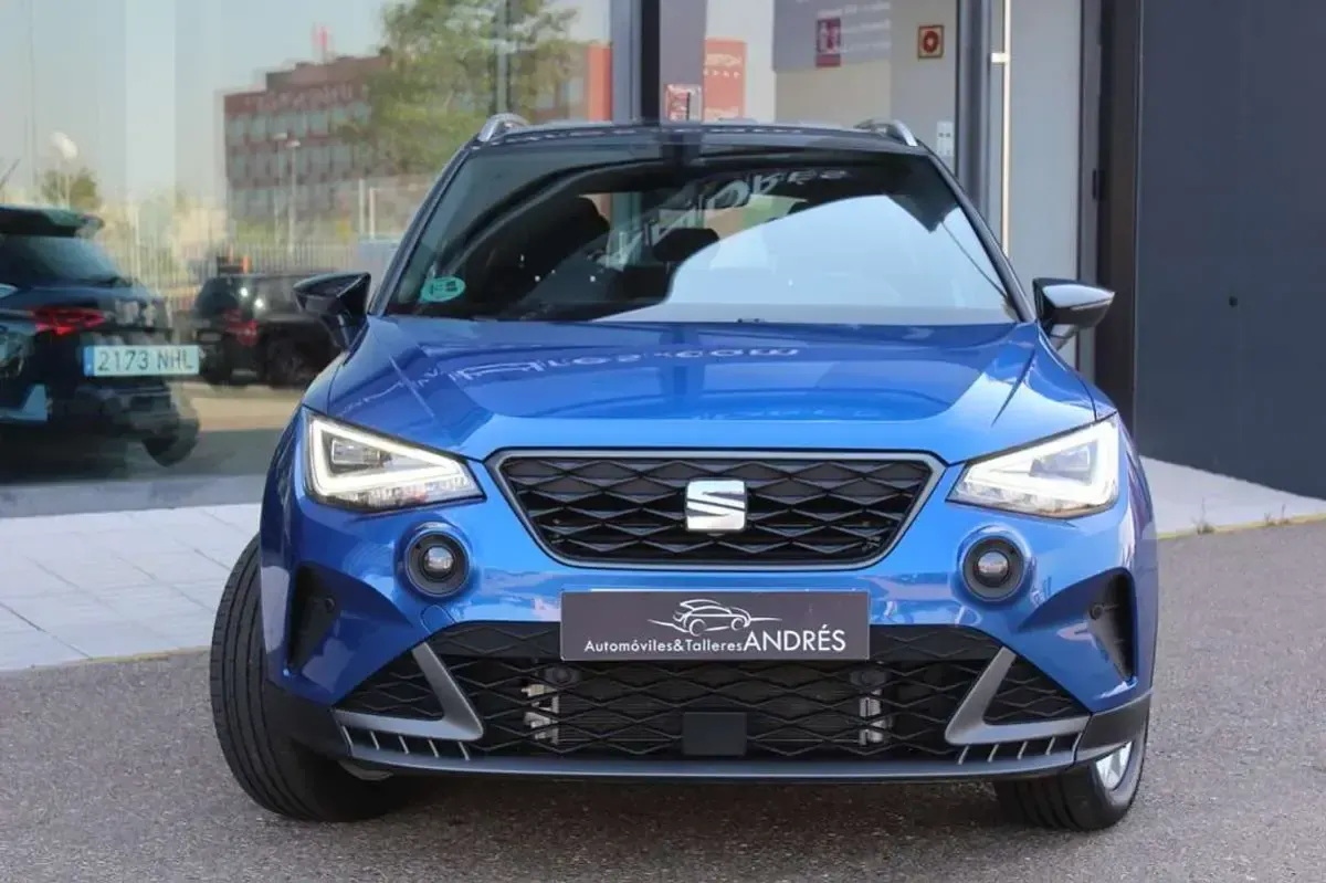 Usado Seat Arona FR 115 CV (84 kW) 2024 Azul SUV